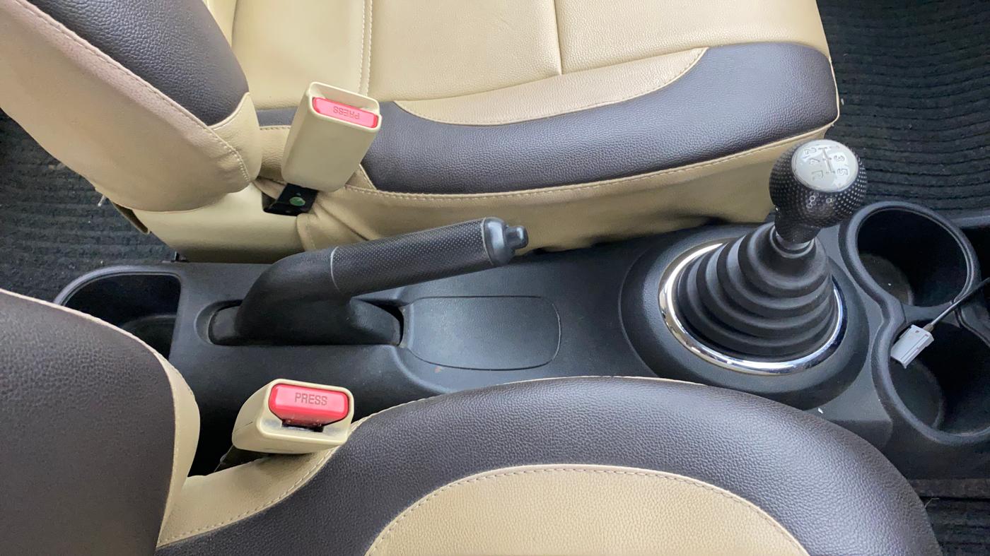 2013 Honda Brio S MT, Petrol, Manual, 69,743 km, Gear Lever