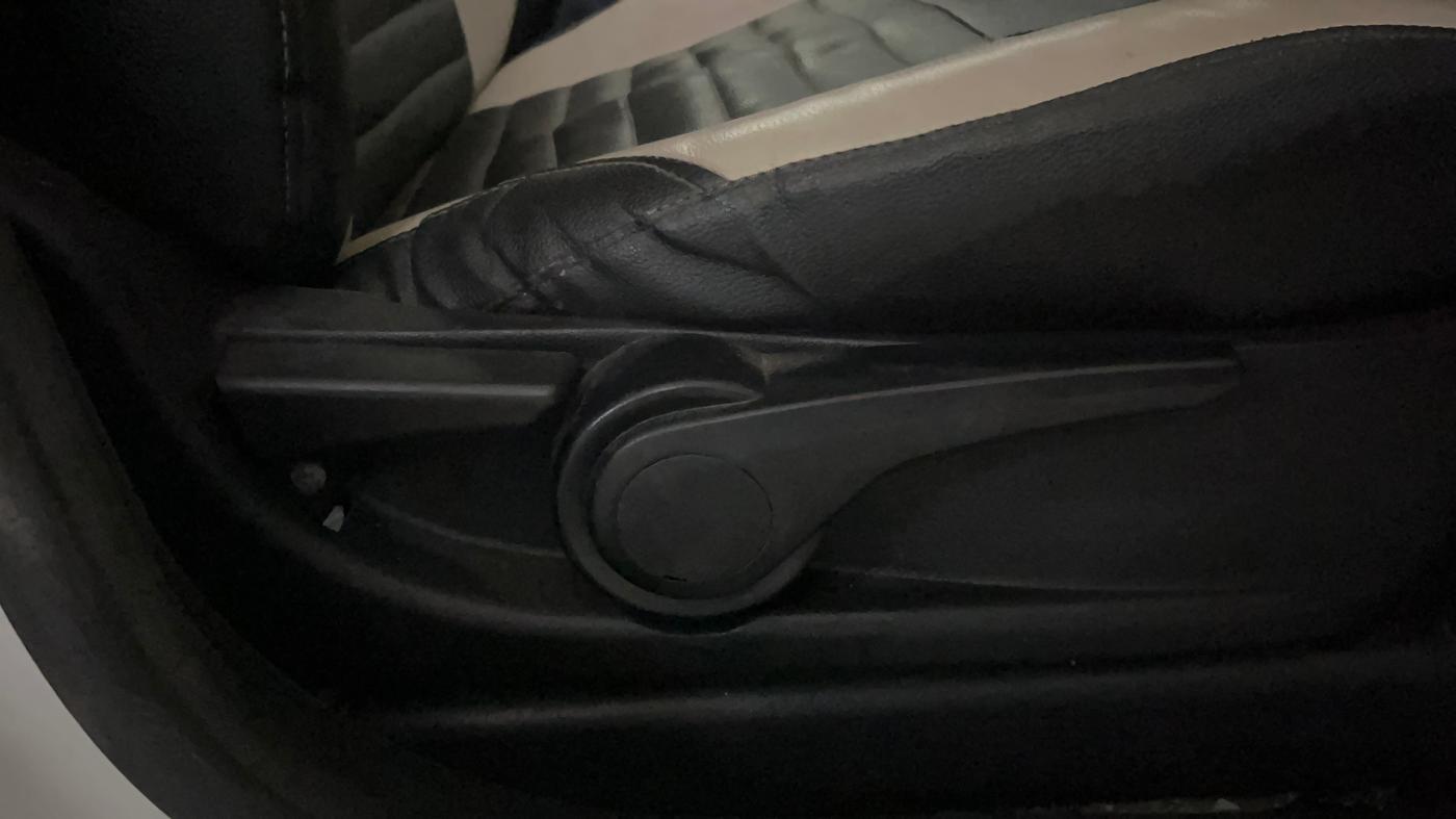 2019 Tata Tiago XZA PETROL, Petrol, Automatic, 87,020 km, Driver Side Adjustment Panel