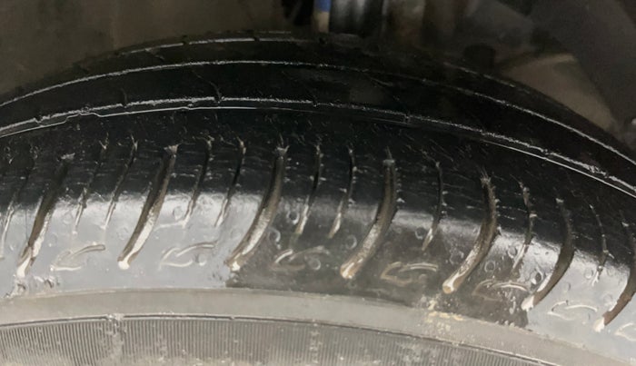 2020 Maruti Baleno DELTA PETROL 1.2, Petrol, Manual, 51,780 km, Right Front Tyre Tread