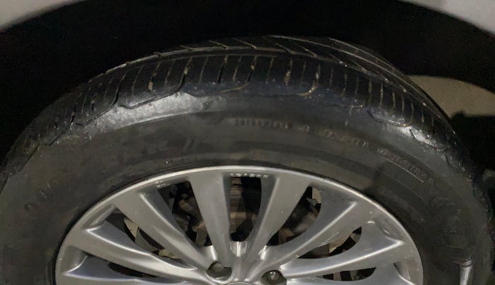 2017 Maruti Ciaz S 1.4 MT PETROL, CNG, Manual, 92,623 km, Left Front Tyre Tread
