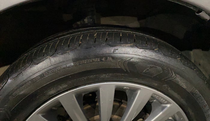 2017 Maruti Ciaz S 1.4 MT PETROL, CNG, Manual, 92,623 km, Right Front Tyre Tread