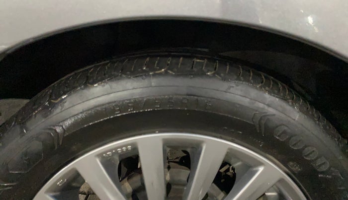 2017 Maruti Ciaz S 1.4 MT PETROL, CNG, Manual, 92,623 km, Right Rear Tyre Tread