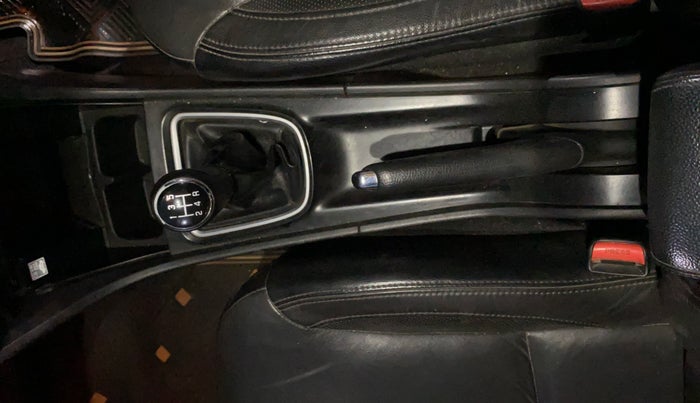2017 Maruti Ciaz S 1.4 MT PETROL, CNG, Manual, 92,623 km, Gear Lever
