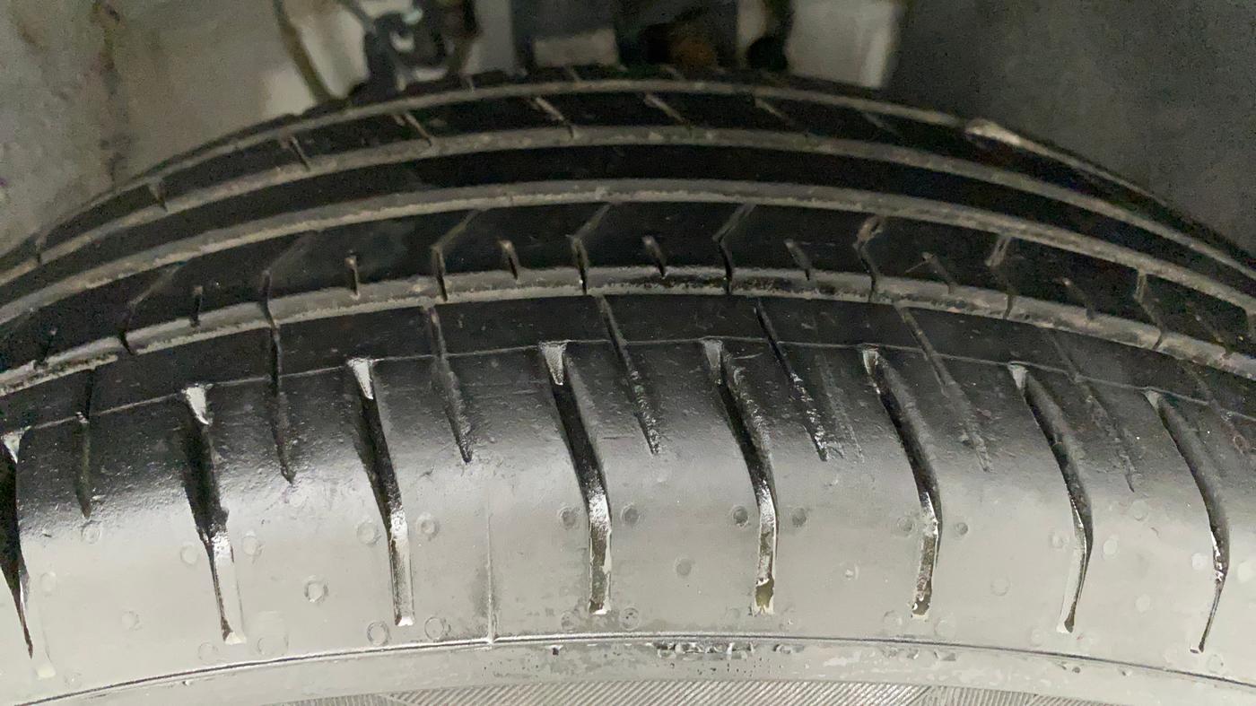 2022 Hyundai VENUE S 1.2, Petrol, Manual, 9,773 km, Right Front Tyre Tread