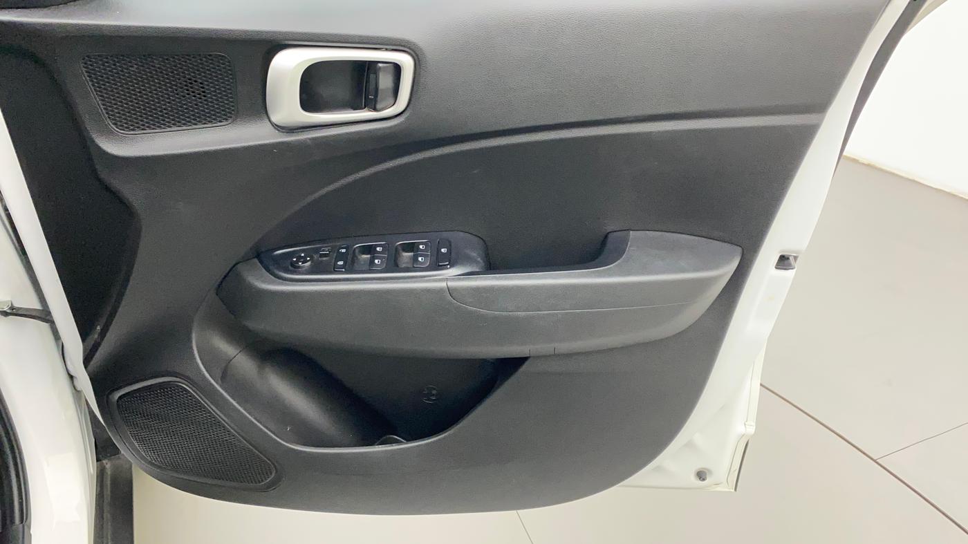 2022 Hyundai VENUE S 1.2, Petrol, Manual, 9,773 km, Driver Side Door Panels Control