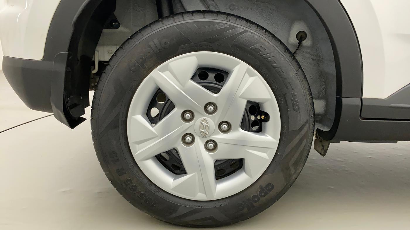 2022 Hyundai VENUE S 1.2, Petrol, Manual, 9,773 km, Right Rear Wheel