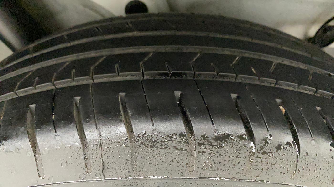 2022 Hyundai VENUE S 1.2, Petrol, Manual, 9,773 km, Right Rear Tyre Tread