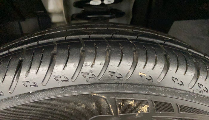 2021 Renault Kiger RXZ TURBO MT, Petrol, Manual, 88,074 km, Left Front Tyre Tread