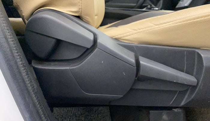 2021 Renault Kiger RXZ TURBO MT, Petrol, Manual, 88,074 km, Driver Side Adjustment Panel