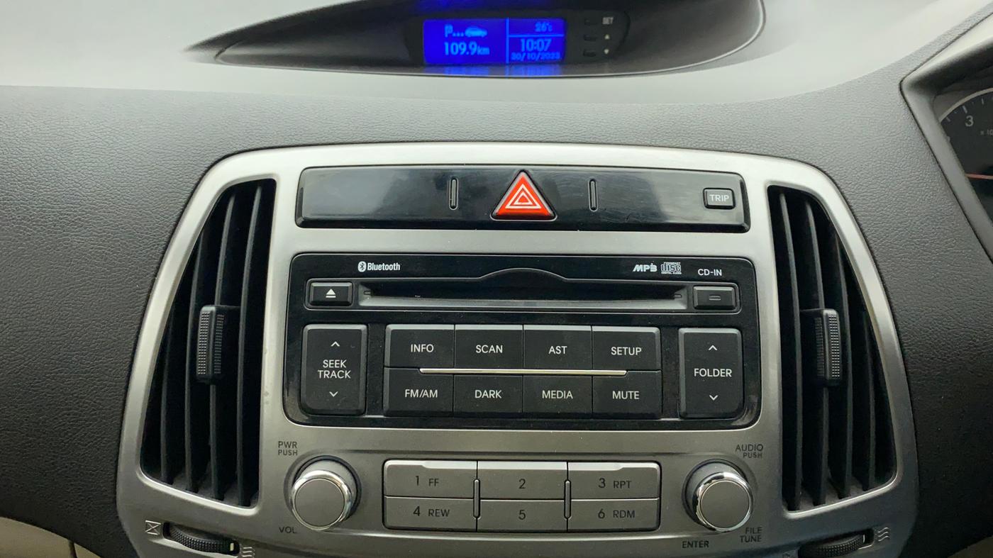 2014 Hyundai i20 SPORTZ 1.2, Petrol, Manual, 25,853 km, Infotainment System