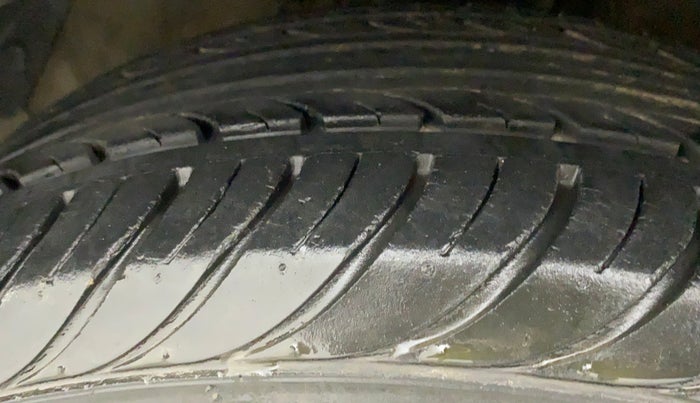 2014 Hyundai i20 SPORTZ 1.2, Petrol, Manual, 25,853 km, Left Front Tyre Tread