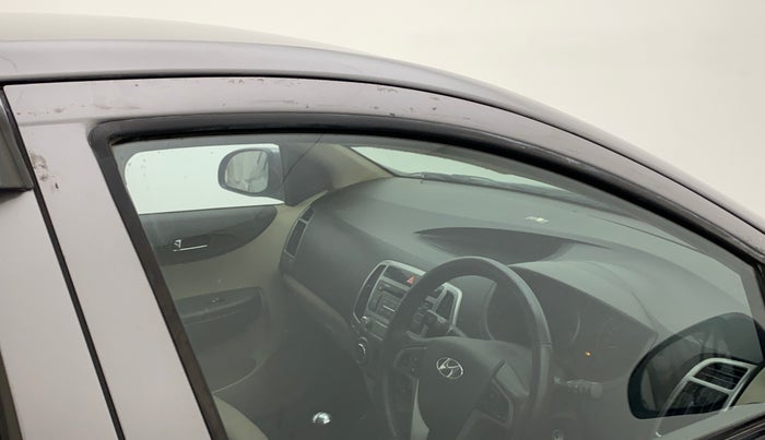 2014 Hyundai i20 SPORTZ 1.2, Petrol, Manual, 25,853 km, Driver-side door - Door visor damaged