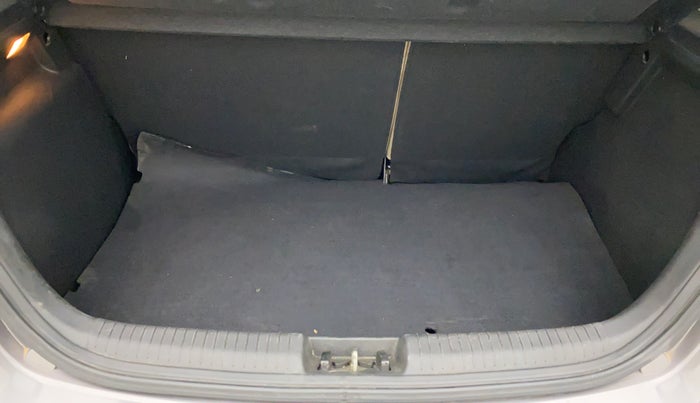 2014 Hyundai i20 SPORTZ 1.2, Petrol, Manual, 25,853 km, Boot Inside