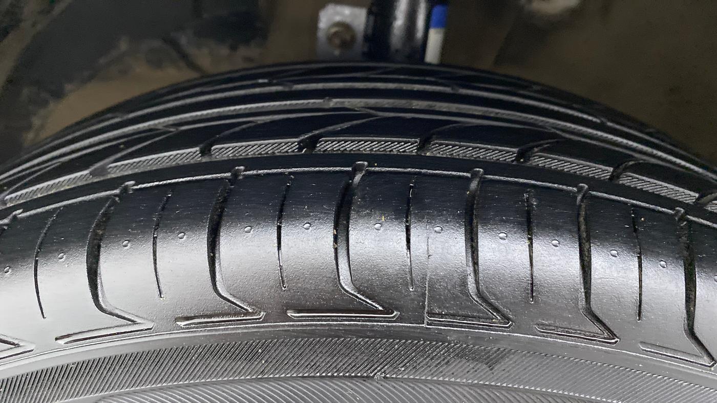 2016 Maruti Baleno DELTA PETROL 1.2, Petrol, Manual, 56,397 km, Left Front Tyre Tread