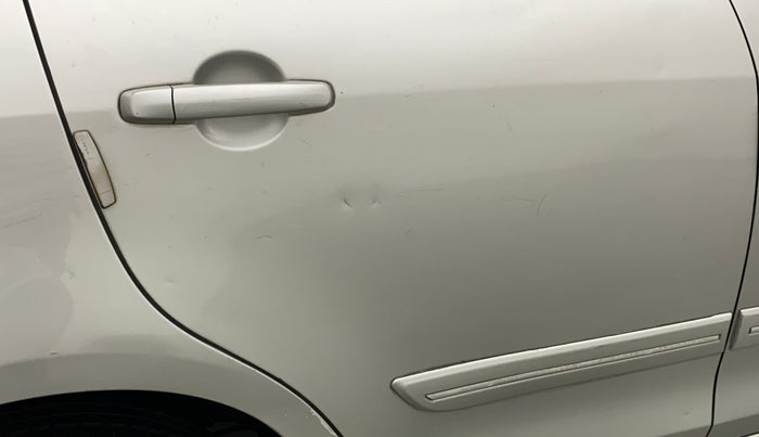 2014 Maruti Swift VXI, Petrol, Manual, 6,331 km, Right rear door - Minor scratches