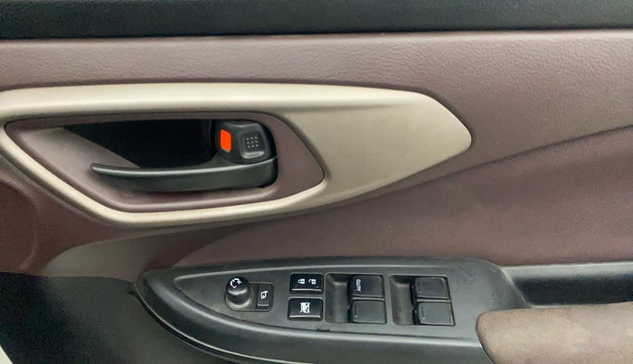 2024 Maruti FRONX DELTA PLUS 1.2MT, Petrol, Manual, 33,765 km, Driver Side Door Panels Control