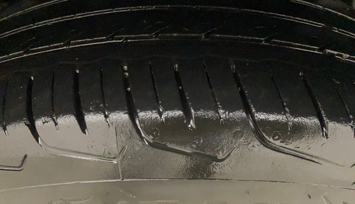 2024 Maruti FRONX DELTA PLUS 1.2MT, Petrol, Manual, 33,765 km, Left Rear Tyre Tread