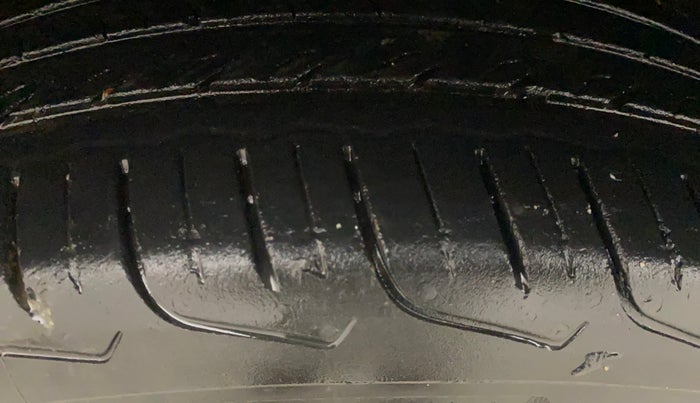 2024 Maruti FRONX DELTA PLUS 1.2MT, Petrol, Manual, 33,765 km, Left Front Tyre Tread