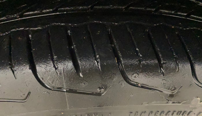 2024 Maruti FRONX DELTA PLUS 1.2MT, Petrol, Manual, 33,765 km, Right Front Tyre Tread