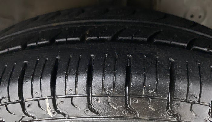 2014 Hyundai Eon D LITE PLUS, Petrol, Manual, 24,511 km, Right Front Tyre Tread