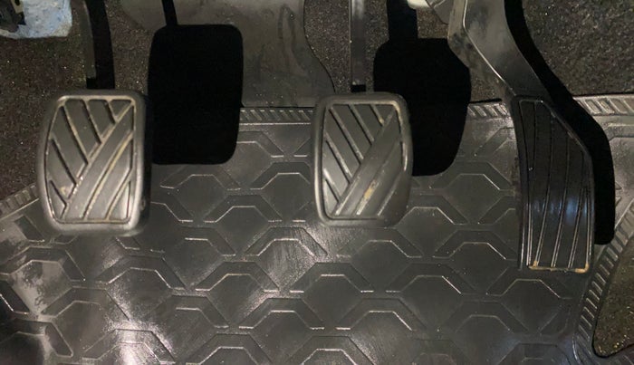 2015 Maruti Swift VDI ABS, Diesel, Manual, 65,223 km, Pedals