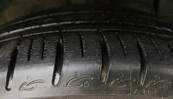2021 Hyundai GRAND I10 NIOS ASTA 1.2 KAPPA VTVT, Petrol, Manual, 10,264 km, Right Front Tyre Tread