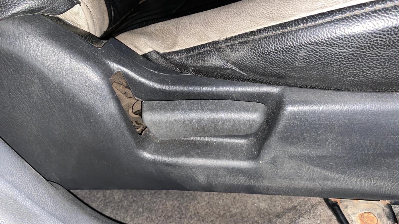 2015 Maruti Alto K10 VXI, Petrol, Manual, 77,254 km, Driver Side Adjustment Panel
