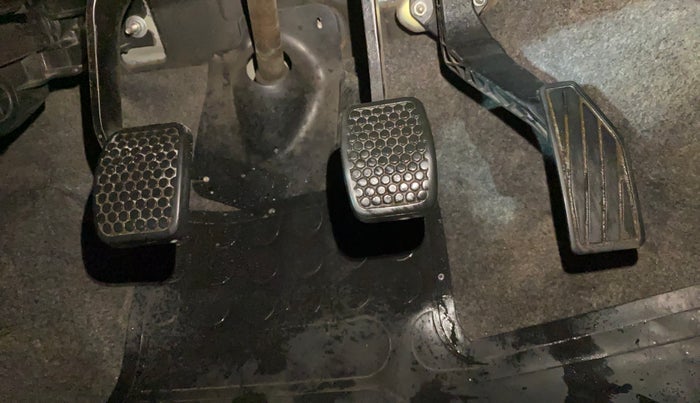 2015 Maruti Alto K10 VXI, Petrol, Manual, 77,254 km, Pedals