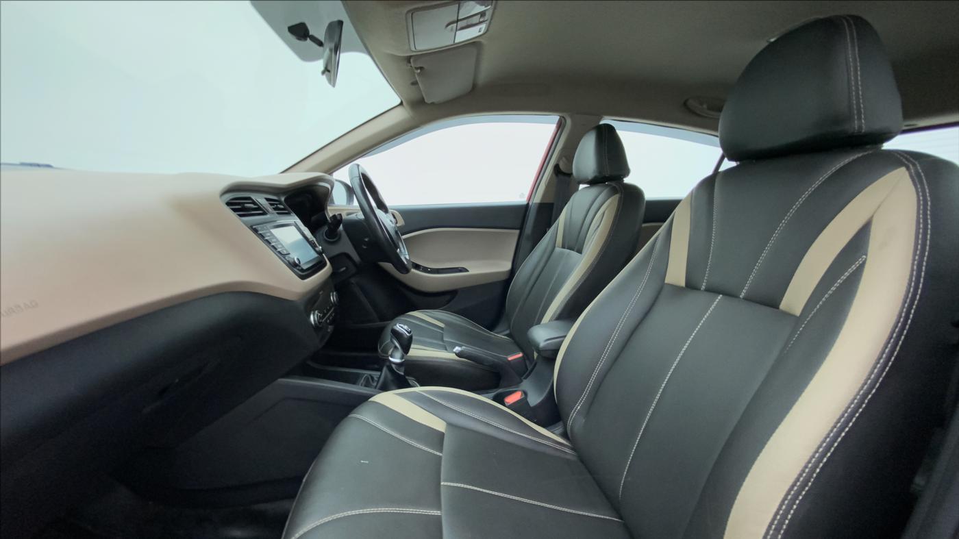 2017 Hyundai Elite i20 1.4 CRDI ASTA (O), Diesel, Manual, 37,759 km, Right Side Front Door Cabin