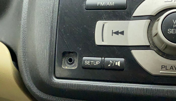 2015 Honda Amaze 1.2L I-VTEC S, Petrol, Manual, 92,348 km, Infotainment system - AUX port not working