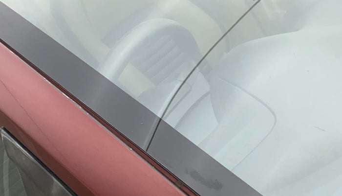 2015 Honda Amaze 1.2L I-VTEC S, Petrol, Manual, 92,348 km, Right A pillar - Paint is slightly faded