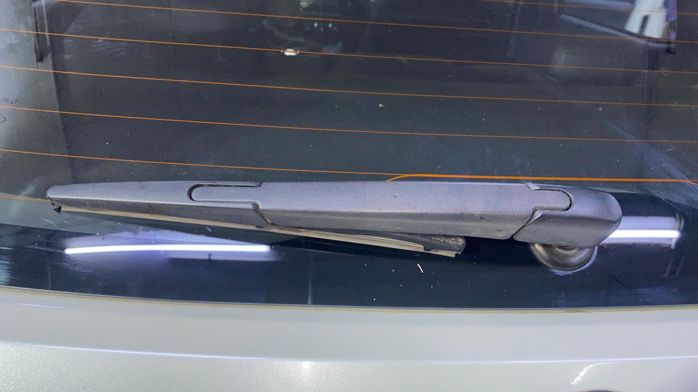 2024 Nissan MAGNITE N-Connecta B4D 1.0 Petrol AMT Dual Tone, Petrol, Automatic, 16,035 km, Rear Wiper