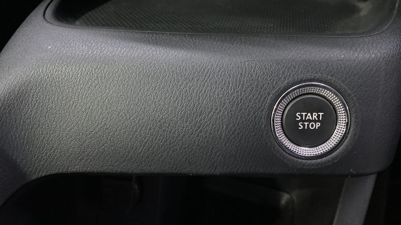 2024 Nissan MAGNITE N-Connecta B4D 1.0 Petrol AMT Dual Tone, Petrol, Automatic, 16,035 km, Keyless Start/ Stop Button