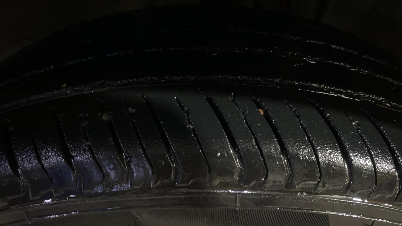2024 Nissan MAGNITE N-Connecta B4D 1.0 Petrol AMT Dual Tone, Petrol, Automatic, 16,035 km, Left Front Tyre Tread