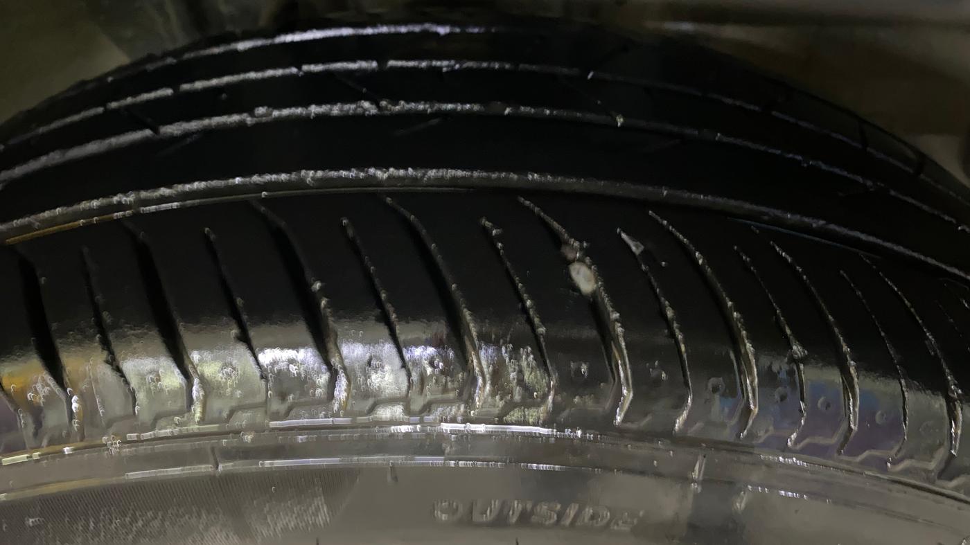 2024 Nissan MAGNITE N-Connecta B4D 1.0 Petrol AMT Dual Tone, Petrol, Automatic, 16,035 km, Right Front Tyre Tread