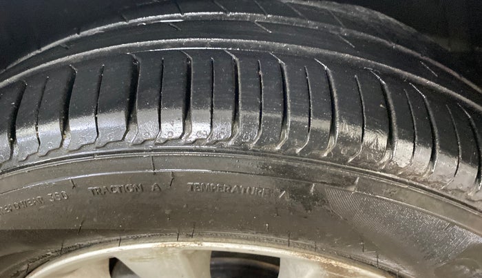 2014 Maruti Ertiga ZXI, Petrol, Manual, 54,164 km, Right Front Tyre Tread