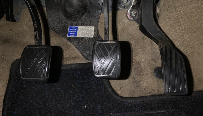 2014 Maruti Ertiga ZXI, Petrol, Manual, 54,164 km, Pedals