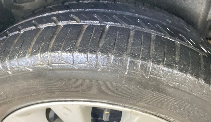 2014 Maruti Ertiga ZXI, Petrol, Manual, 54,164 km, Right Rear Tyre Tread
