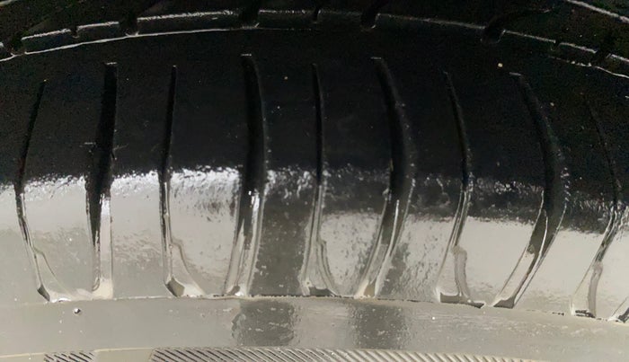 2012 Hyundai Eon MAGNA, Petrol, Manual, 53,108 km, Left Rear Tyre Tread