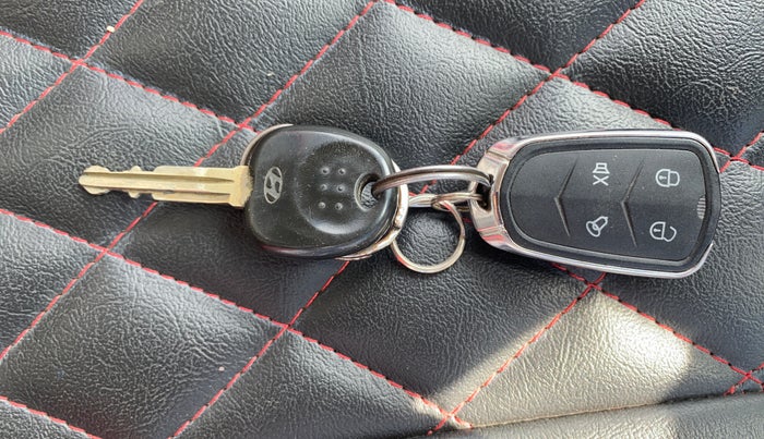 2012 Hyundai Eon MAGNA, Petrol, Manual, 53,108 km, Key Close Up