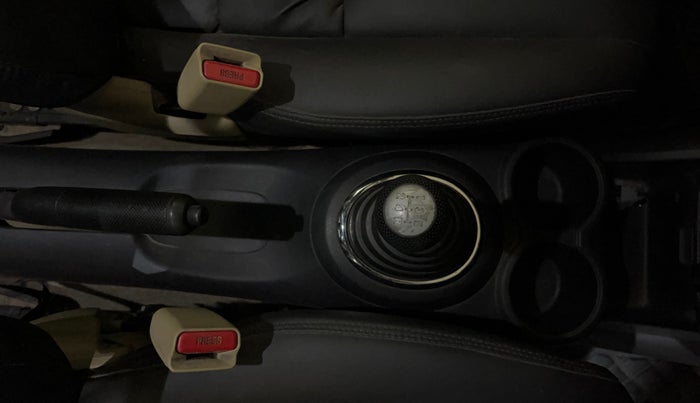 2015 Honda Brio VX MT, Petrol, Manual, 93,935 km, Gear Lever