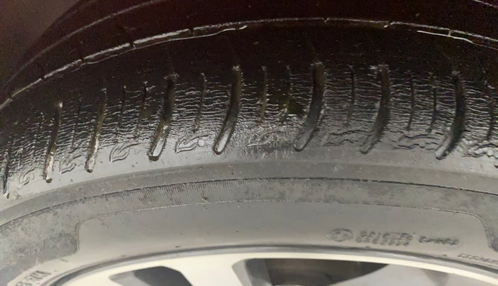 2021 Tata ALTROZ XZ PETROL, Petrol, Manual, 38,797 km, Left Front Tyre Tread