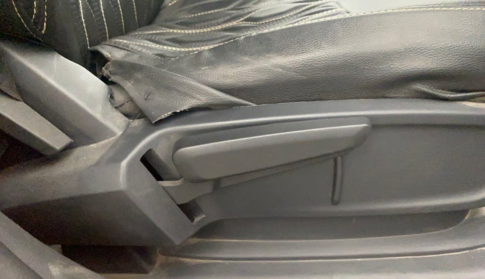 2021 Tata ALTROZ XZ PETROL, Petrol, Manual, 38,797 km, Driver Side Adjustment Panel