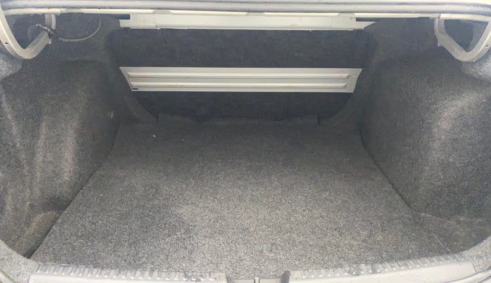 2017 Skoda Rapid 1.6 MPI ACTIVE, Petrol, Manual, 67,939 km, Boot Inside