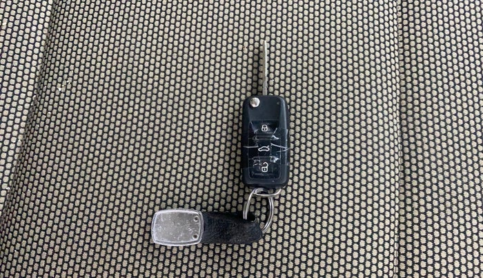 2017 Skoda Rapid 1.6 MPI ACTIVE, Petrol, Manual, 67,939 km, Key Close Up