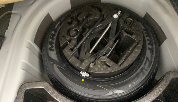 2017 Skoda Rapid 1.6 MPI ACTIVE, Petrol, Manual, 67,939 km, Spare Tyre