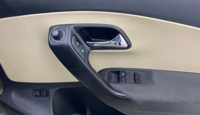 2017 Skoda Rapid 1.6 MPI ACTIVE, Petrol, Manual, 67,939 km, Driver Side Door Panels Control