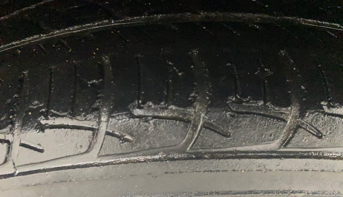 2017 Skoda Rapid 1.6 MPI ACTIVE, Petrol, Manual, 67,939 km, Left Front Tyre Tread