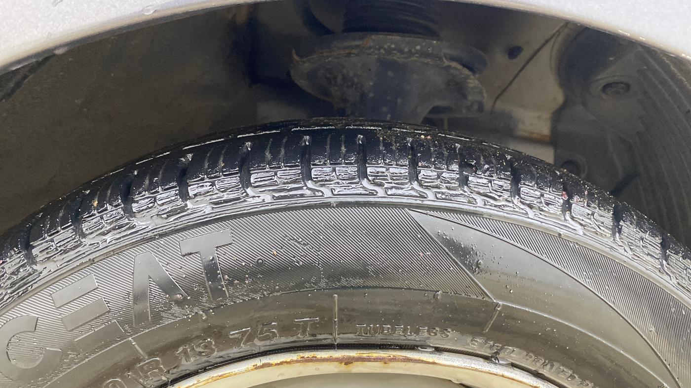 2017 Hyundai Eon ERA +, Petrol, Manual, 59,274 km, Right Front Tyre Tread