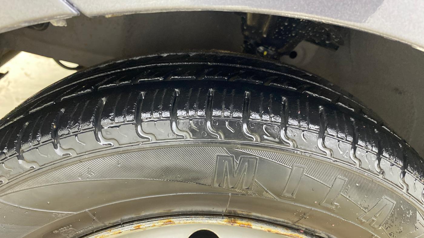 2017 Hyundai Eon ERA +, Petrol, Manual, 59,274 km, Left Front Tyre Tread